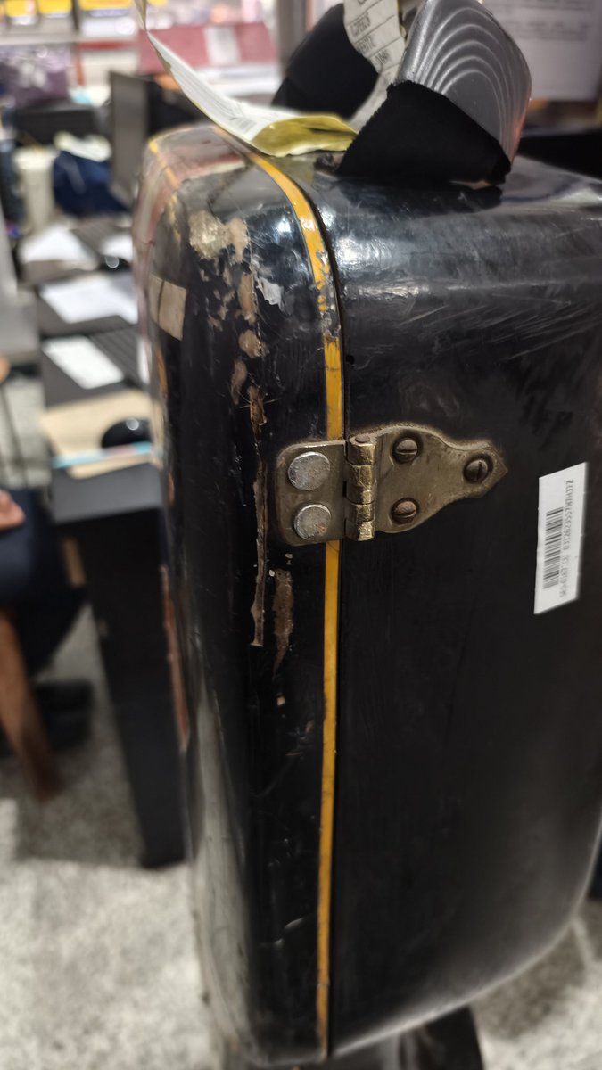 Monitsarod's tweet photo. My sarod hard case was terribly injured and broken by the indigo airlines due to mis handling. My brother tabla box lock was completely broken Pnr N7HJ7Z
Can I expect a solution for this please.
We musicians are preferring indigo to travel but this is the possible worst scenario. https://t.co/dZ5ZY05WeI
