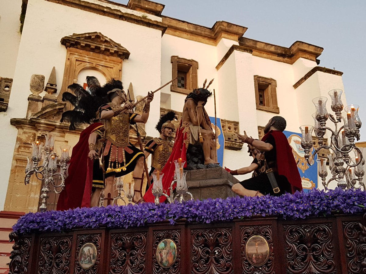 🌿💜 Un día menos para volver a ver este misterio por nuestras calles. ⏳El Lunes Santo es el silencio del Barrio Alto y este racheo por la Caridad. 👣🌿
🔃 RT si es tu hermandad. ❤️ Corazón por el Señor de la Humildad.✨

<a href="/Hdad_Canita/">Hdad. de La Cañita</a> <a href="/HdadesSanlucar/">hermandadesdeSanlucar</a> <a href="/navarrorondan/">⚓* M.N.R *⚓</a> 

#SSanta2026