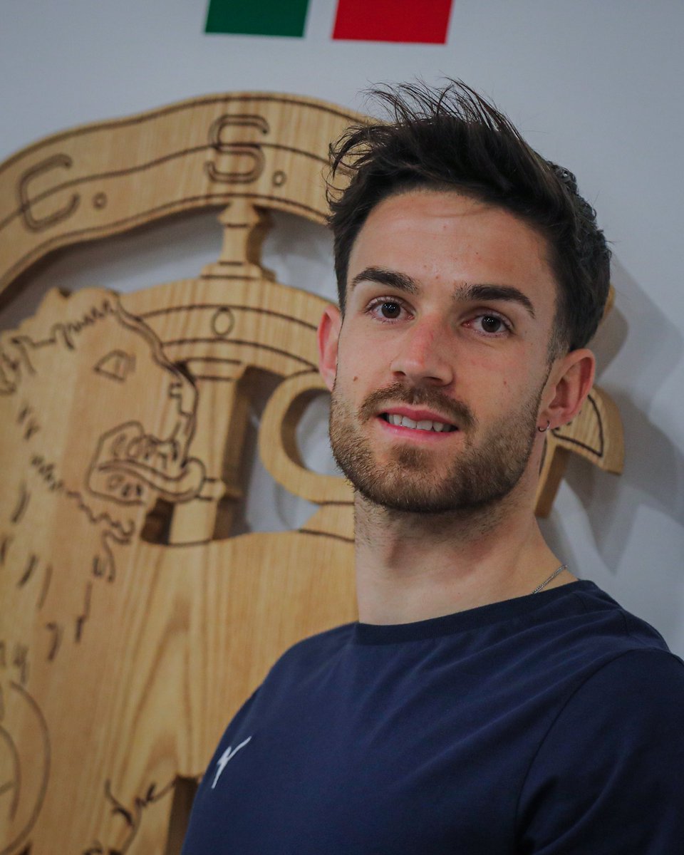 🇪🇸 Alfonso Pastor
🗒 25 anos
🧤 Guarda-Redes

Bem-vindo! 🦁🟢🔴

#CSMaritimo #AlfonsoPastor