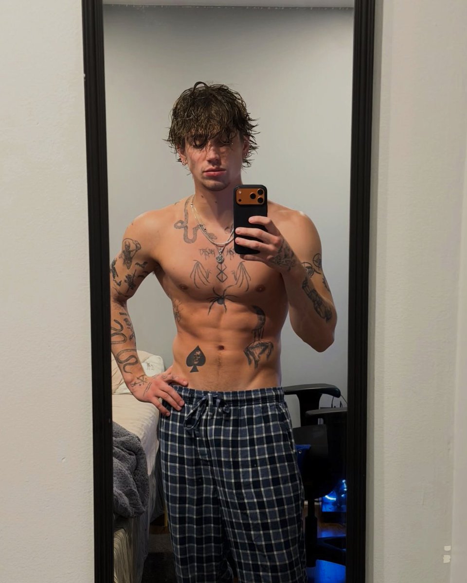 𝐂𝐔𝐓𝐄 𝐀𝐒 𝐇𝐄𝐋𝐋             𝐖𝐇𝐀𝐓 𝐓𝐇𝐄 𝐇𝐄𝐋𝐋