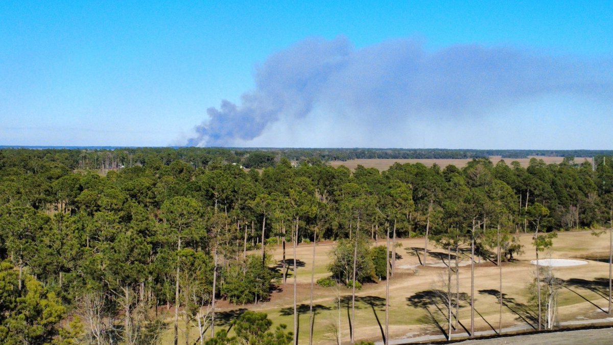 VerneCorso's tweet photo. @wjxt4 @ActionNewsJax massive fires on what I think is Cumberland island. DNR circling in helo. https://t.co/RtWXMla1cl