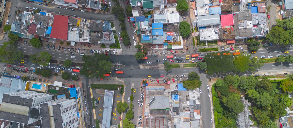 Los conductores ya pueden transitar con normalidad por este importante sector, mientras las obras de rehabilitación en la avenida avanzan en su fase final. <a href="/Alcaldiaibague/">Alcaldía de Ibagué</a> <a href="/johanaaranda_/">Johana Aranda</a> 

https.co/alcaldia-habil…