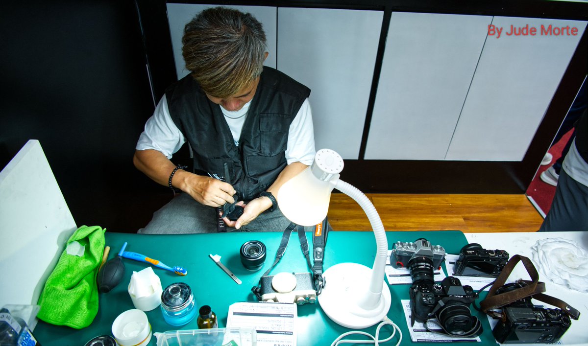 MorteJude's tweet photo. @jjmmli J, sending you 2 photos of #cameracleaning as this acct.'s selected #randomcapture π§΄πͺ₯π«§π§Ή
Enjoy π·
#PhotoworldAsia2026 #fujifilmxm5 #maintenance https://t.co/ZEMDh4olr8