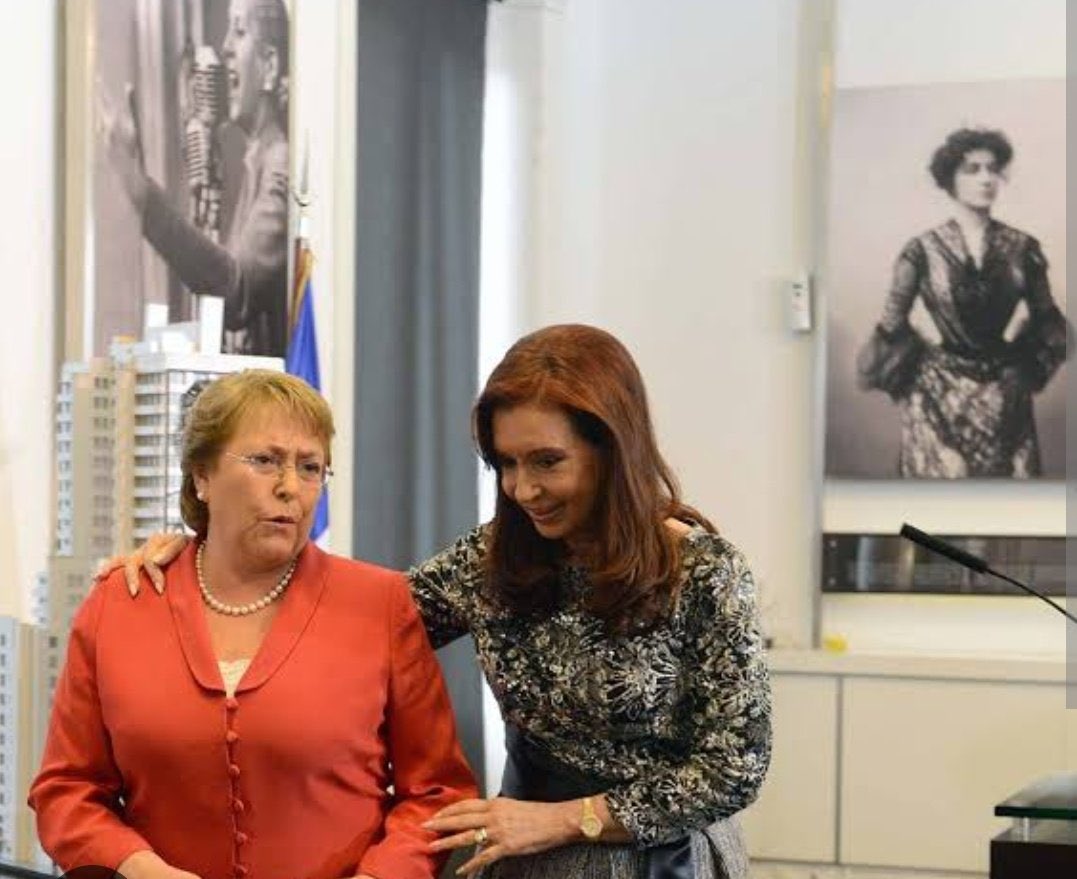 Bachelet aún no entiende que no será electa. Todavía no se entera de que la ONU está muriendo, de que pronto se le acaban los recursos y de que sus líderes ya fueron descubiertos como los sátrapas y criminales que son.
#Bachelet
#Boric
#ONU