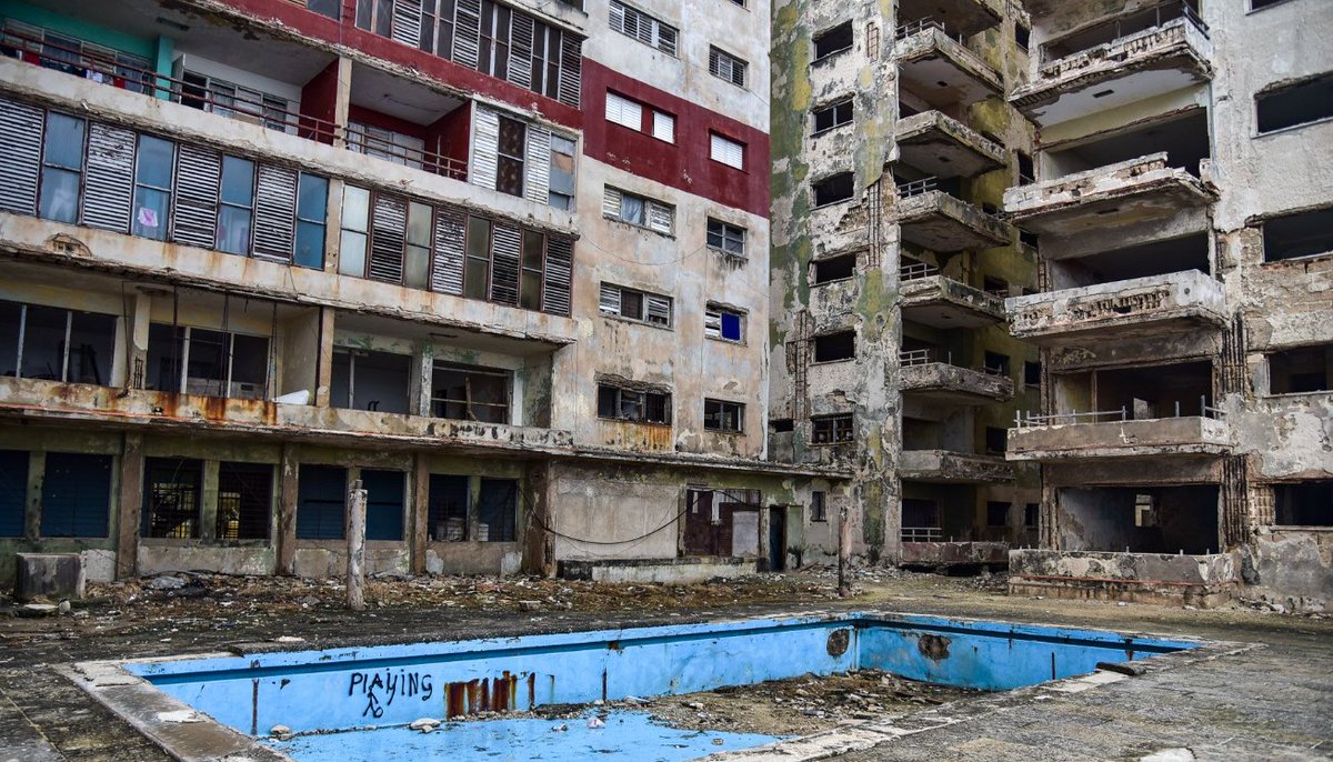 CubaOrtografia's tweet photo. ¡ÚLTIMA HORA! ¡ÚLTIMA HORA! Estados Unidos acaba de atacar La Haba...

Ah, no, no, espérate. Ya La Habana estaba así. Fueron las fuerzas castristas. https://t.co/nZZJhbxCEQ