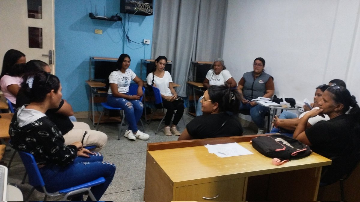 En infocentro San Juan Bautista, municipio Díaz, Nueva Esparta se realizó actividad con personal del CNE municipal en el marco de la próxima consulta popular en marzo 2026. #CienciaParaLaVidq