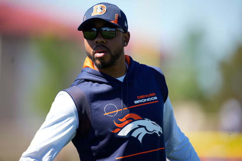 SAN FRANCISCO -- I talked with Broncos CB Pat Surtain and Eagles LB Zack Baun about what the Cowboys are getting in new DC Christian Parker. 

Surtain called him a brilliant mind. Baun was sad to see him go.

"Even sadder he went to the [Cowboys]."

More: dallasnews.com/sports/cowboys…