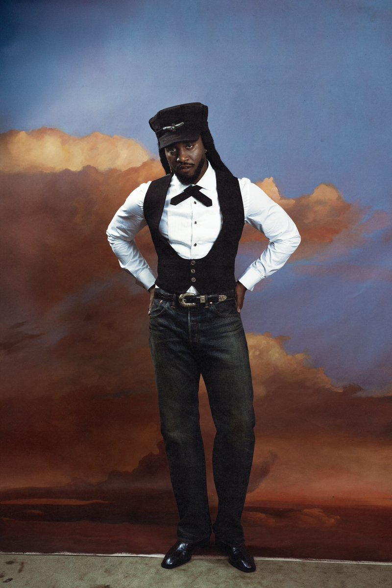 ShaboozeysJeans's tweet image. A boy from Virginia and a child of immigrants won his first Grammy last night. I’m forever grateful.🖤