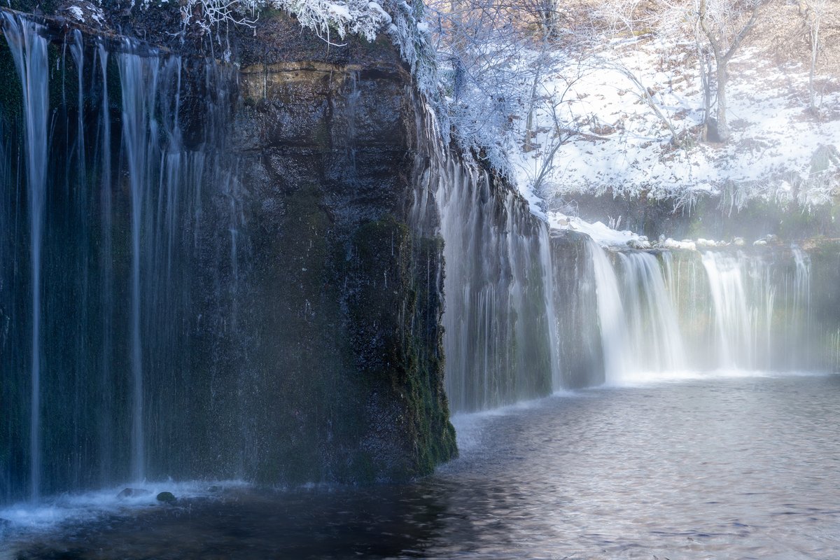 bakusan9604's tweet image. 不凍の滝に朝の光が差し込む
2026.02.01 08:14:30
白糸の滝（軽井沢町）

#SonyAlpha
#これソニーで撮りました