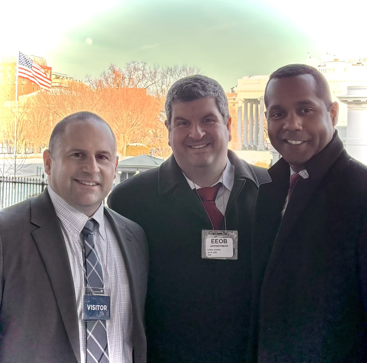 OlivaThera's tweet photo. @OlivaThera is proud of its work with the Made in America Office to promote U.S. manufacturing and a more resilient pharmaceutical supply chain. #simplyhealth 🇺🇸 https://t.co/biJEavHUnh
