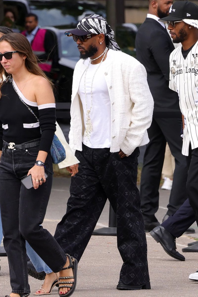 flyrebel's tweet image. I’ve always enjoyed seeing Kendrick’s distinct take on Chanel “menswear”

[Left: wearing Chanel at the FW23 Chanel Haute Couture show &amp;amp; Right: wearing Chanel at the Karl Lagerfeld: A Line of Beauty 2023 Met Gala]