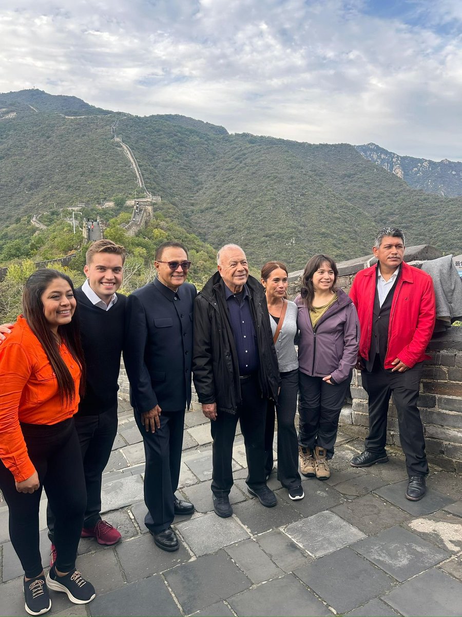 Presume <a href="/BenjaminRoblesM/">Benjamín Robles</a>  cercanía con el líder nacional del <a href="/pt_mx/">PT</a>  , luego de que el gobernador <a href="/salomonj/">Salomón Jara Cruz</a>  aludiera una buena relación con <a href="/AlbertoAnayaG/">AlbertoAnayaGtz</a>

facebook.com/share/p/19J7c8…