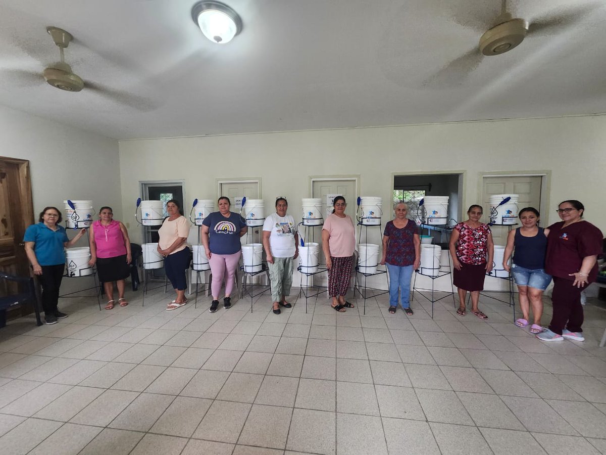 dwtxworldm's tweet photo. The Hilos de Dios ministry recently participated in a water filter training in Omoa, Honduras. They provided 45 homes with water filters that will be each by shared with another family. As the Rev. Brien Koehler said, "it is the real deal." #threadsofgod https://t.co/qx5WiI2ecK