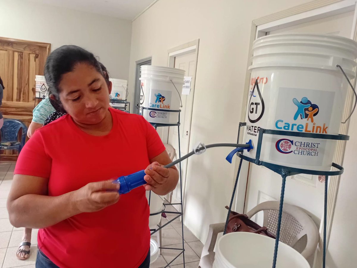 dwtxworldm's tweet photo. The Hilos de Dios ministry recently participated in a water filter training in Omoa, Honduras. They provided 45 homes with water filters that will be each by shared with another family. As the Rev. Brien Koehler said, "it is the real deal." #threadsofgod https://t.co/qx5WiI2ecK