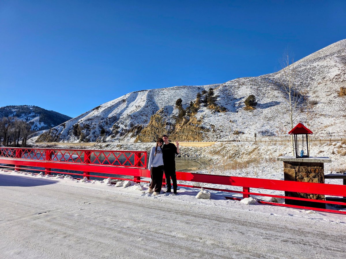 JERICHO's tweet image. happy birthday to my partner in literally everything. I love you, the time we spend together, and inevitably the future memories we’re gonna create 🖤🙂‍↕️