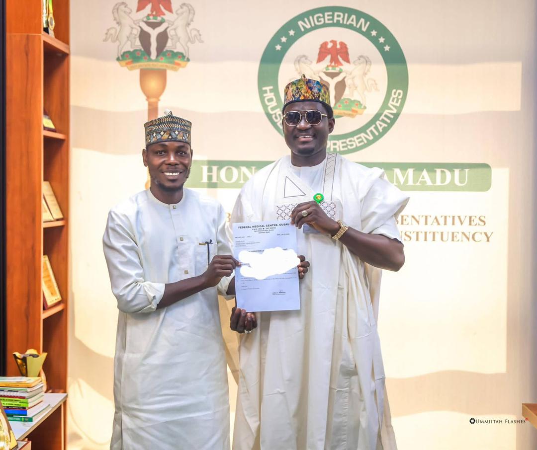 KabiruAmadu_MP's tweet photo. Today,  I presented 11 permanent and pensionable employment offers to beneficiaries from my constituency. This reflects our continued efforts to secure opportunities and empower our people. 
Beneficiaries are.
1.Bilya Bature Tsafe – NIS

2.Bilyaminu Ibrahim Magami – NIS https://t.co/WIC0OJKOoq