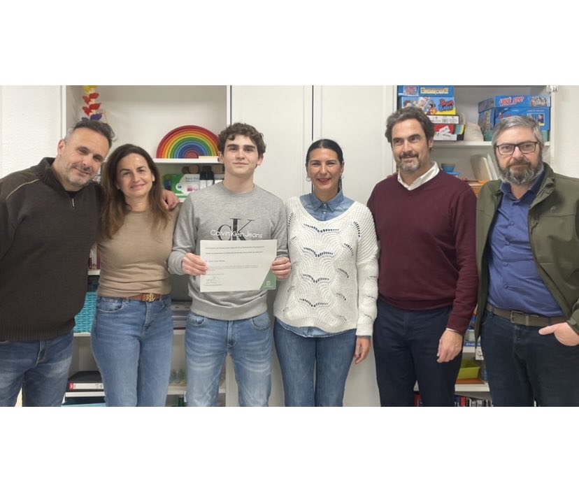Enhorabuena a JOSÉ CANO REYES🥇

Nuestro alumno ha obtenido el Premio Extraordinario de
ESO de la <a href="/EducaAnd/">Consejería Desarrollo Educativo y FP</a> en el curso 24/25 por su brillante trayectoria escolar🤩

👉🏼Tu #esfuerzo y #dedicación son un
#ejemplo para toda nuestra comunidad educativa🙌🏻

¡Felicidades, campeón!🏆📚💪🏽