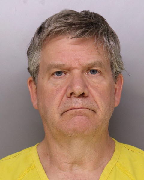 A longtime nurse is behind bars for allegedly raping a patient with dementia at a Cincinnati hospital. >> fox19.com/2026/02/02/nur…