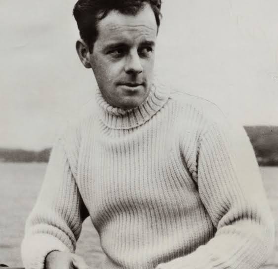 Today we remember Alistair MacLean (1922–1987) — a WWII <a href="/RoyalNavy/">Royal Navy</a> veteran and bestselling author of classic adventure thrillers. 

His service and experiences helped shape unforgettable stories like The Guns of Navarone, Ice Station Zebra and Where Eagles Dare.

RIP ⚓📚🕯️
