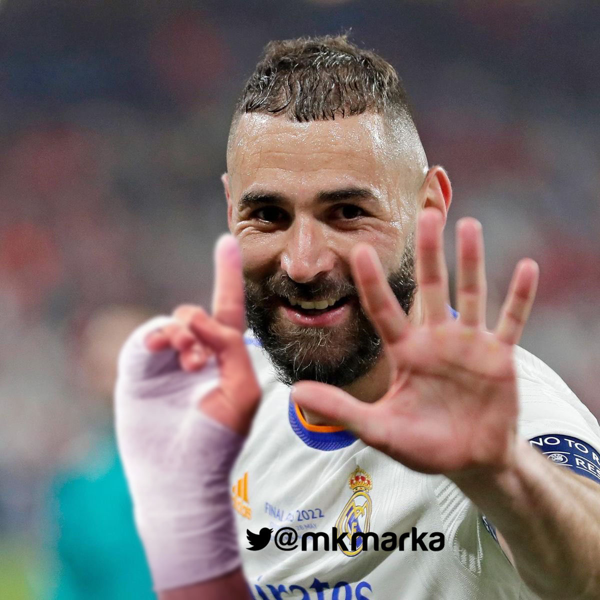 الحظ الليلة كريم

وأخيرًا حصل الهلال على لاعب واحد فئةA
الحمدلله 
أهلا بك في معقل الزعماء العالميين 
نسأل الله له التوفيق في معقل وصيف العالم 
 #الهلال_الاهلي
#الهلال