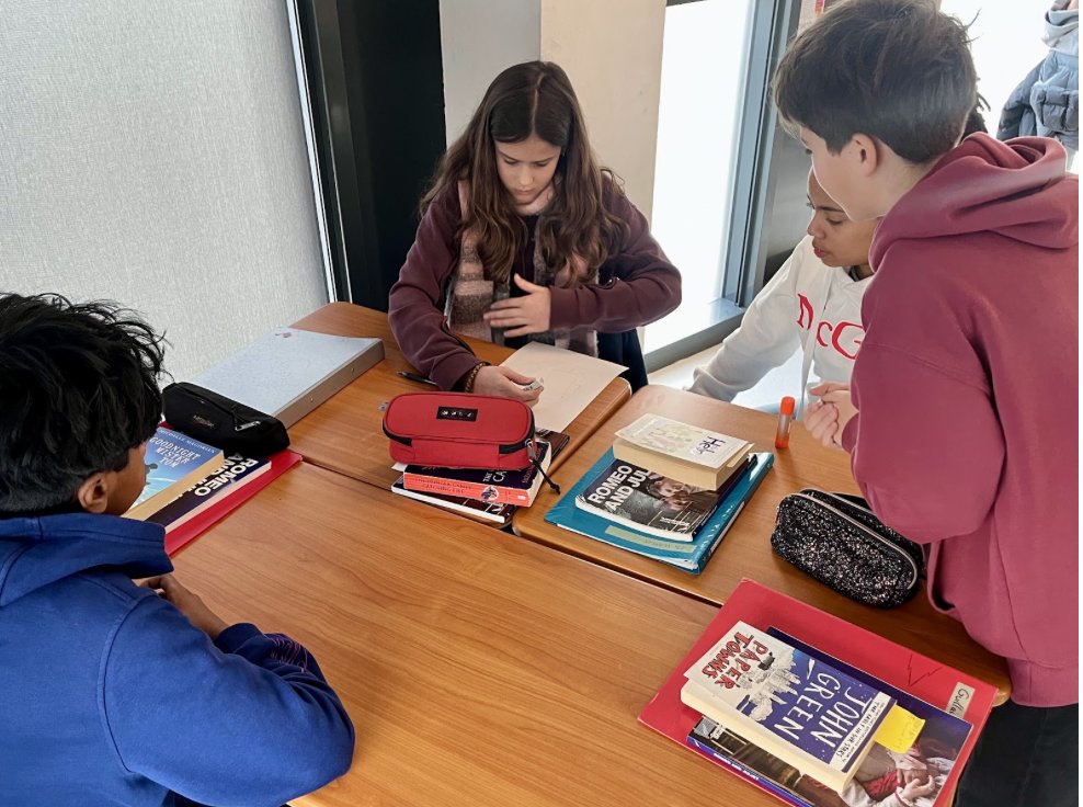 Pupils in Ms. Forshaw's 4e have been building their communication skills through a dynamic group activity.
sisparisouest.org/section-anglop…