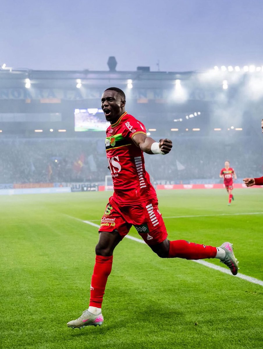 mikell1921's tweet image. IBRAHIM DIABATE

tío ilusionante, 18 goles y 5 asistencias en 29 partidos, potente, veloz y goleador.
de todas formas calma, veremos como se adapta a la liga.

ONGI ETORRI DIABAGOL💙💪🏿