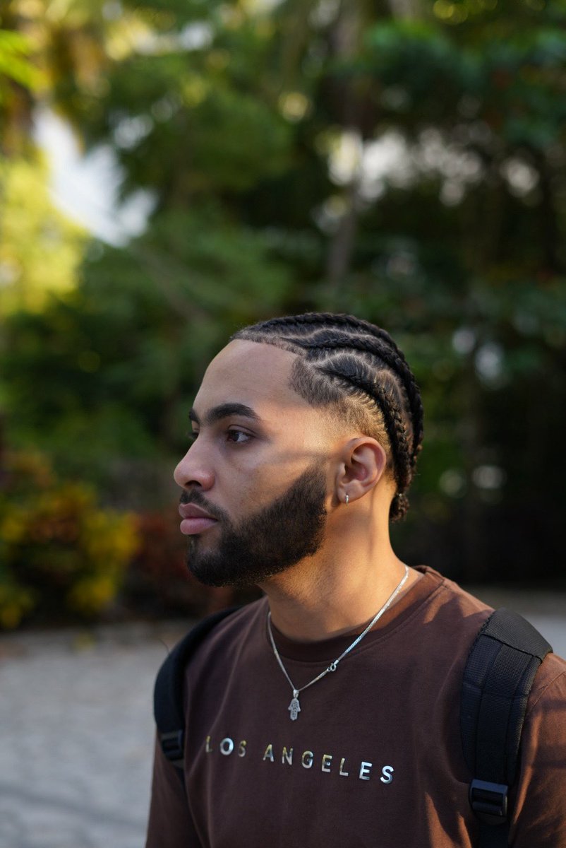 unagentex_'s tweet photo. How do i look with braids?😼 https://t.co/qLhGnxGhJs