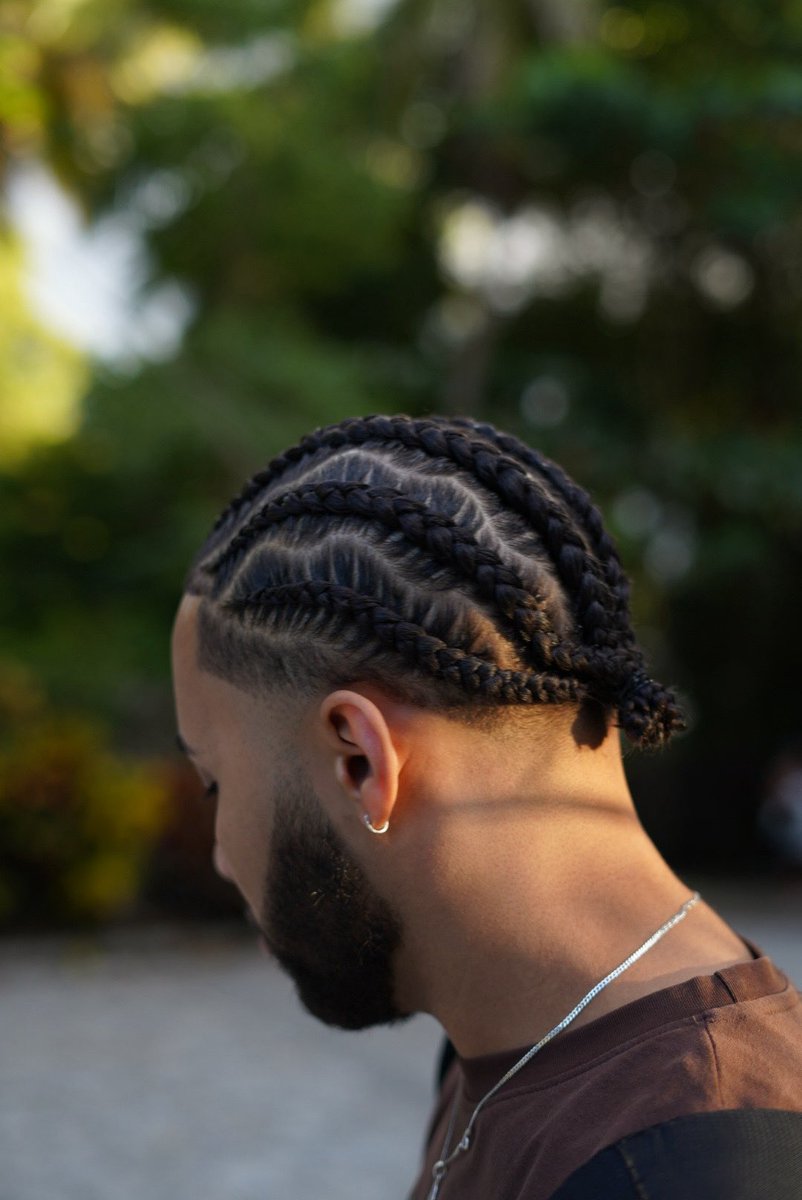 unagentex_'s tweet photo. How do i look with braids?😼 https://t.co/qLhGnxGhJs