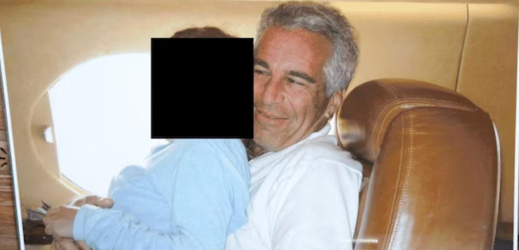 TinaBrownLM's tweet image. Thanks to the latest DOJ doc deluge, I now know that, after I published stories about Jeffrey Epstein in The Daily Beast, he was in a deep panic.

tinabrown.substack.com/p/sex-lies-and…