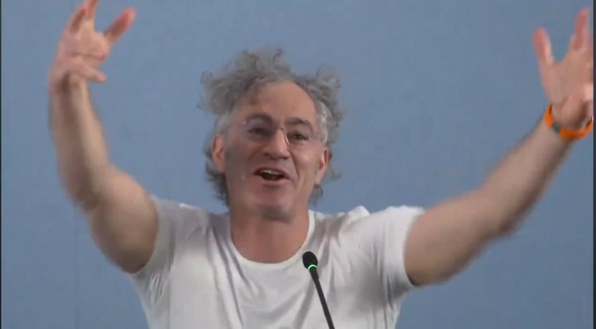 $PLTR Alex C. Karp on Q4 2025 Earnings

“Palantir’s Rule of 40 score is now an incredible 127%. Last quarter, our U.S. revenue grew 93% year-over-year and U.S. commercial revenue grew 137% year-over-year. We are also announcing a 2026 revenue growth guide of 61% year-over-year.