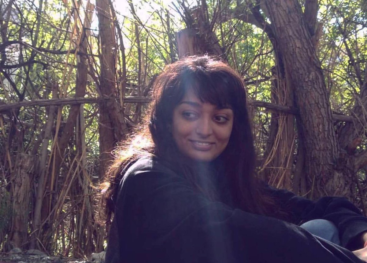 شایان شکیبایی، ونوس حسینی‌نژاد (شهروند بهایی) و پیوند نعیمی (شهروند بهایی) یکشنبه شب در مقابل دوربین برنامه‌‌ی امنیتی صداوسیما و در حضور آمنه سادات ذبیح‌پور مجبور به اعتراف اجباری شدند.
#شایان_شکیبایی 
#ونوس_حسین_نژاد 
#پیوند_نعیمی