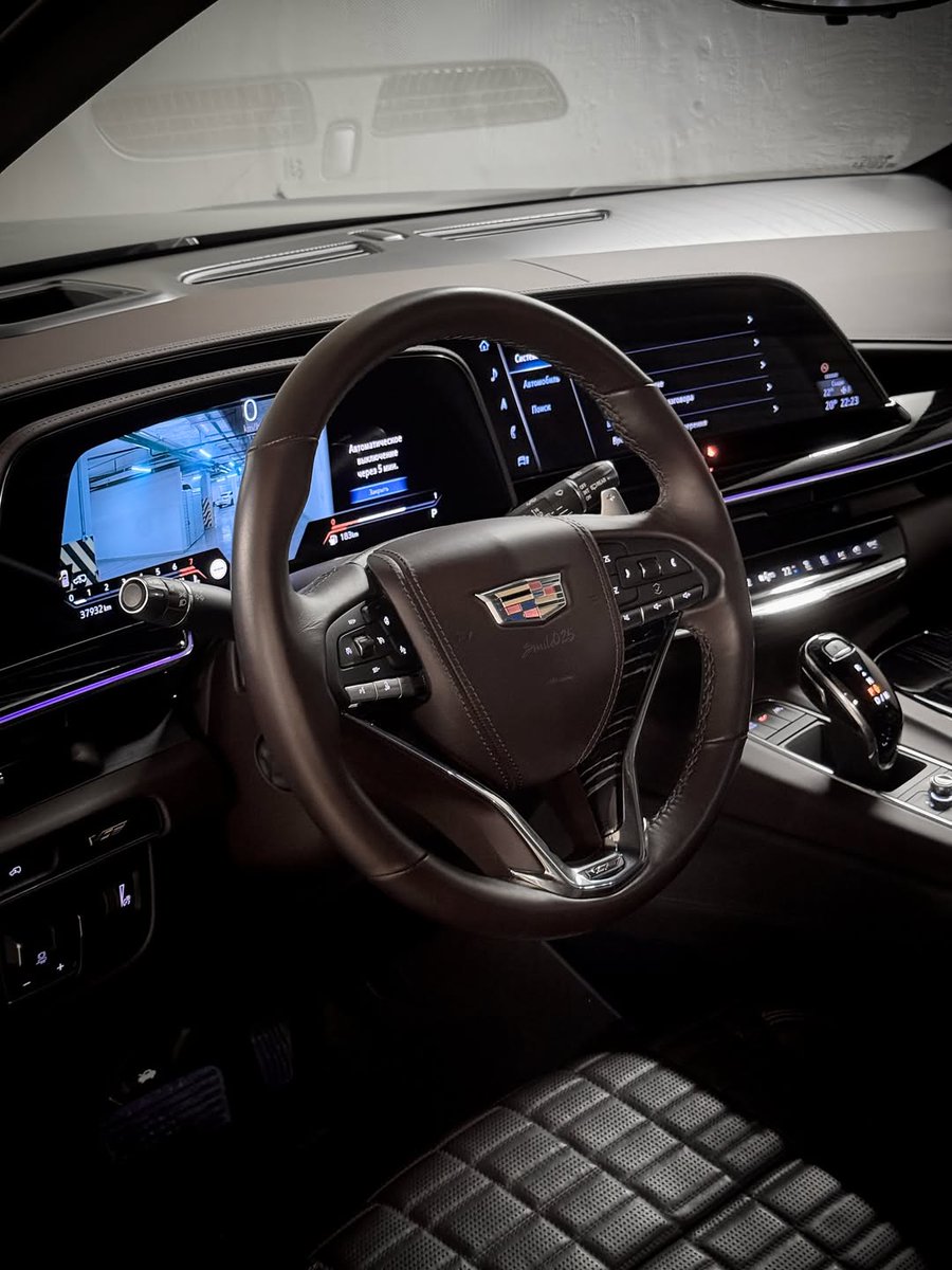 nocarcontext's tweet photo. Cadillac Escalade V🖤🖤 https://t.co/sbSFNwvMVm