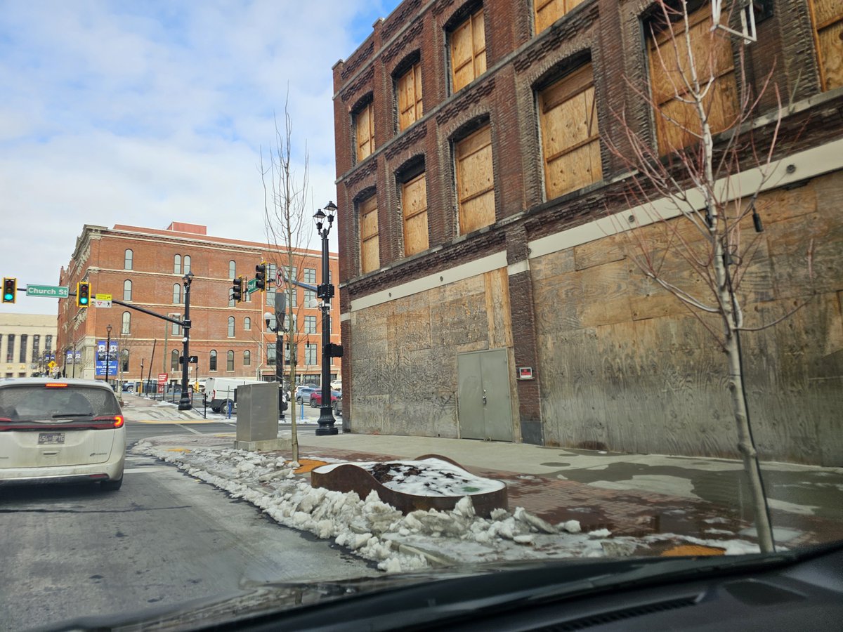 grumpy67T's tweet image. I still have questions from 25Dec2020...

And I still miss the Beer Sellar.