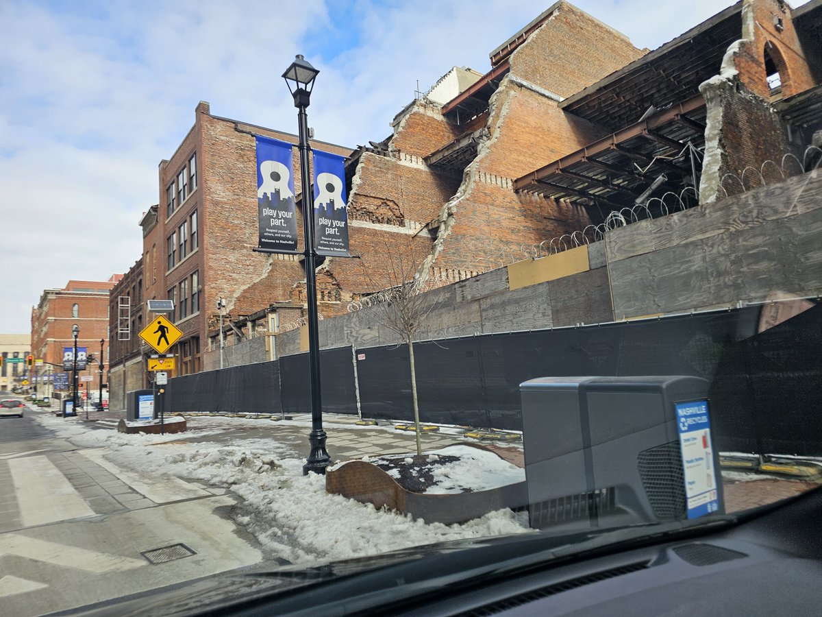 grumpy67T's tweet image. I still have questions from 25Dec2020...

And I still miss the Beer Sellar.