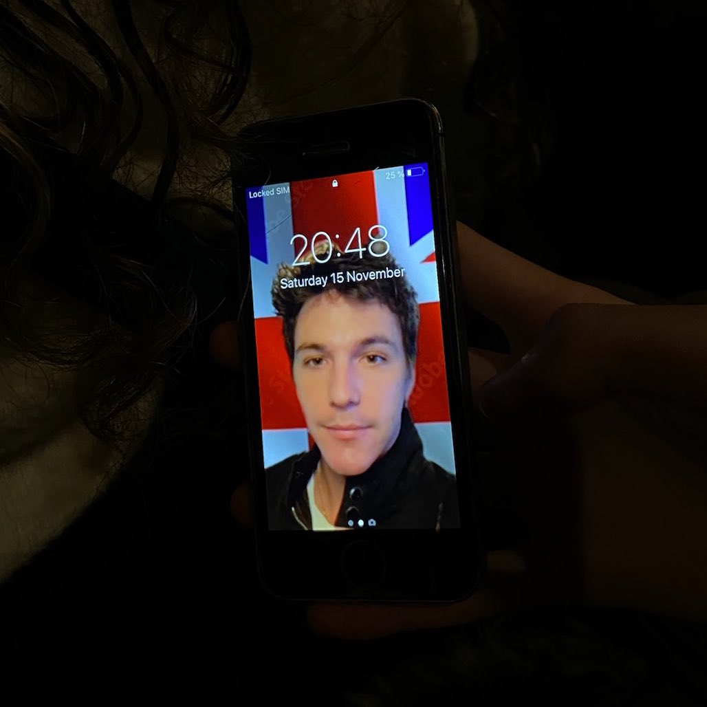 djosangel's tweet photo. jacob elordi took my phone and this was the lockscreen… @rolemodel https://t.co/IiWEys6JkH