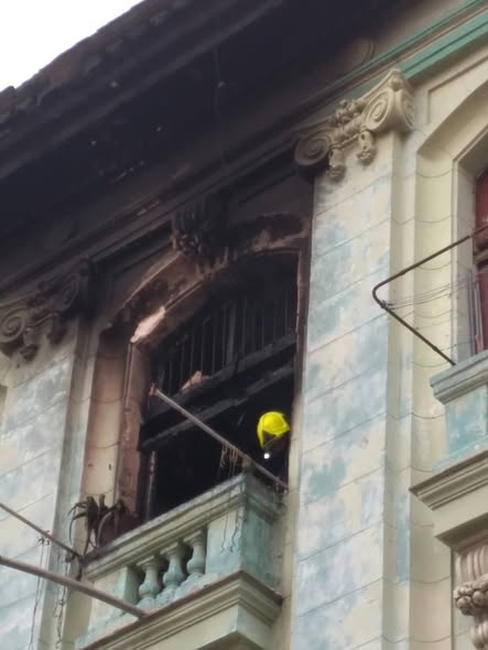 Incendio ocurrido en edificio multifamiliar en Galiano # 201 entre  Virtudes y Concordia , circunscripción # 64 , delegada Alina Marrero Montalvo,  Consejo Popular Colón originó afectaciones a una familia en el interior de su vivienda.