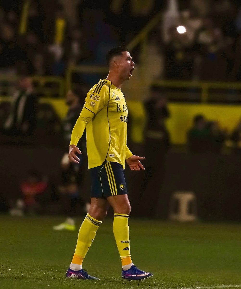 عمرو tweet media