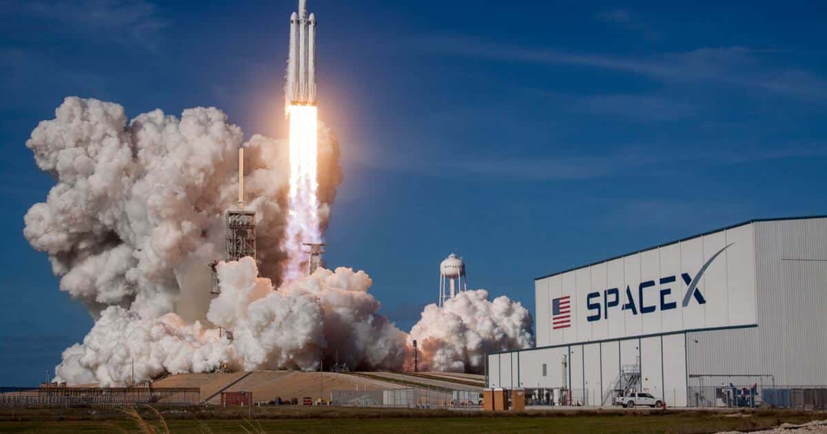 restitutorII's tweet photo. 🇺🇸
Etats-Unis: SpaceX et xAI atteignent une valorisation de 1 250 milliards $ ensemble, selon une note interne de Space X. https://t.co/Dz7e5yAXOb