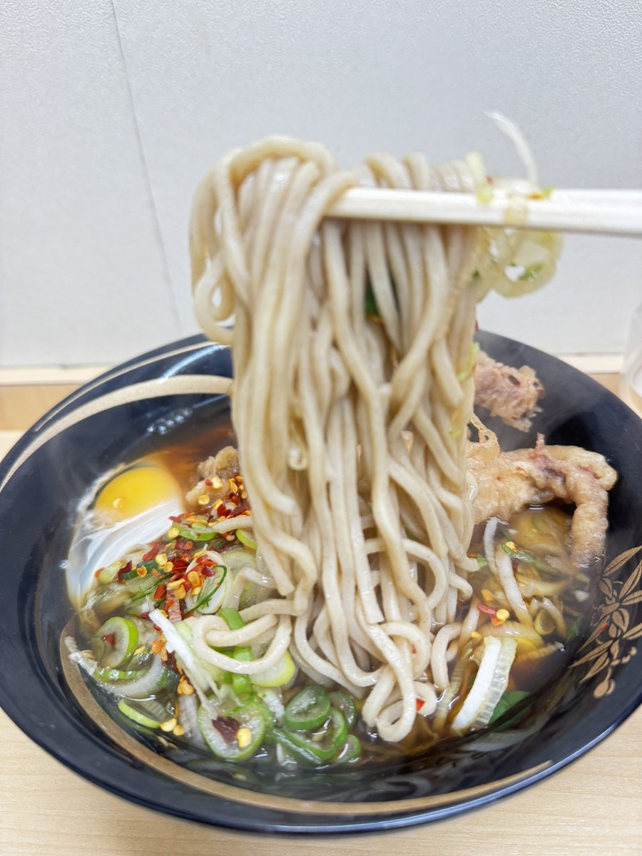 onzoooo's tweet image. 蕎麦
下足
卵葱多め

#そばのスエヒロ八丁堀店