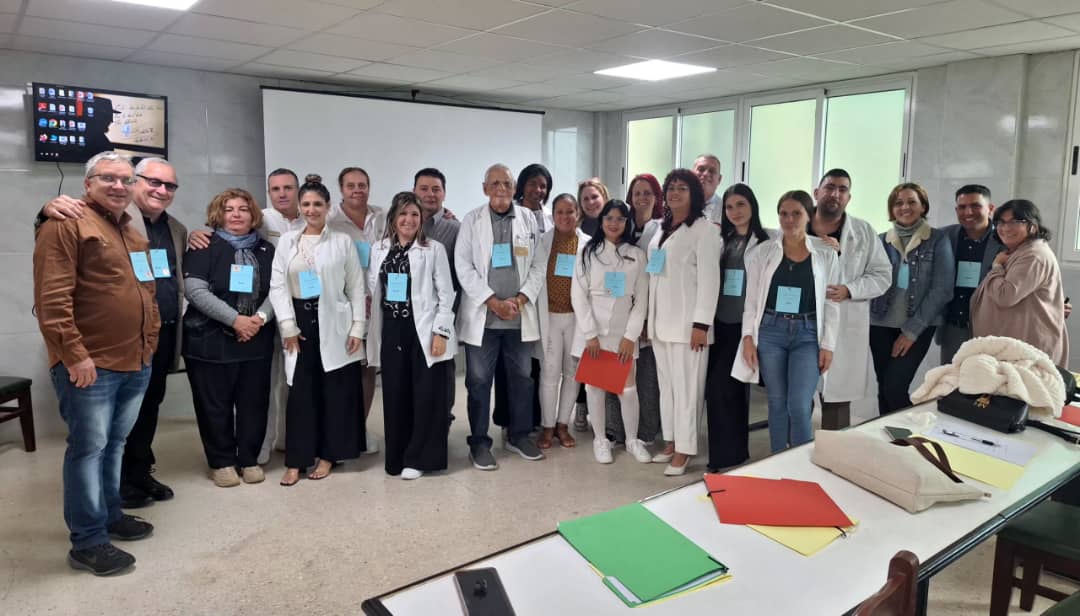 Se inaugura en <a href="/hpsscc/">Hospital General Provincial S.S Camilo Cienfuegos</a> el Evento Oncoyayabo, con participación multidisciplinaria, en el cual se desarrolla  la presentación de conferencias actualizadas y resultado de investigaciones.
#SanctiSpíritusEnMarcha 
<a href="/MINSAPCuba/">Ministerio de Salud Pública de Cuba</a> <a href="/DirecSaludSsp/">Direccion General de Salud SS</a> 
#CubaPorLaVida