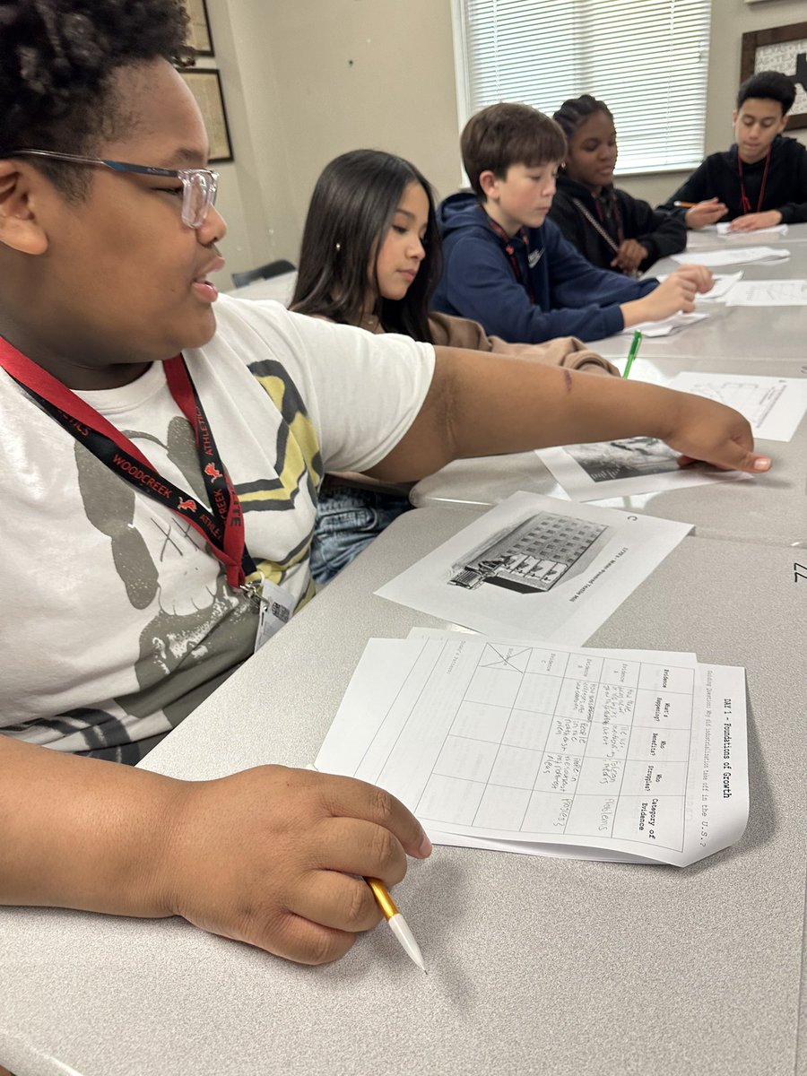 Hannah Russell tweet media