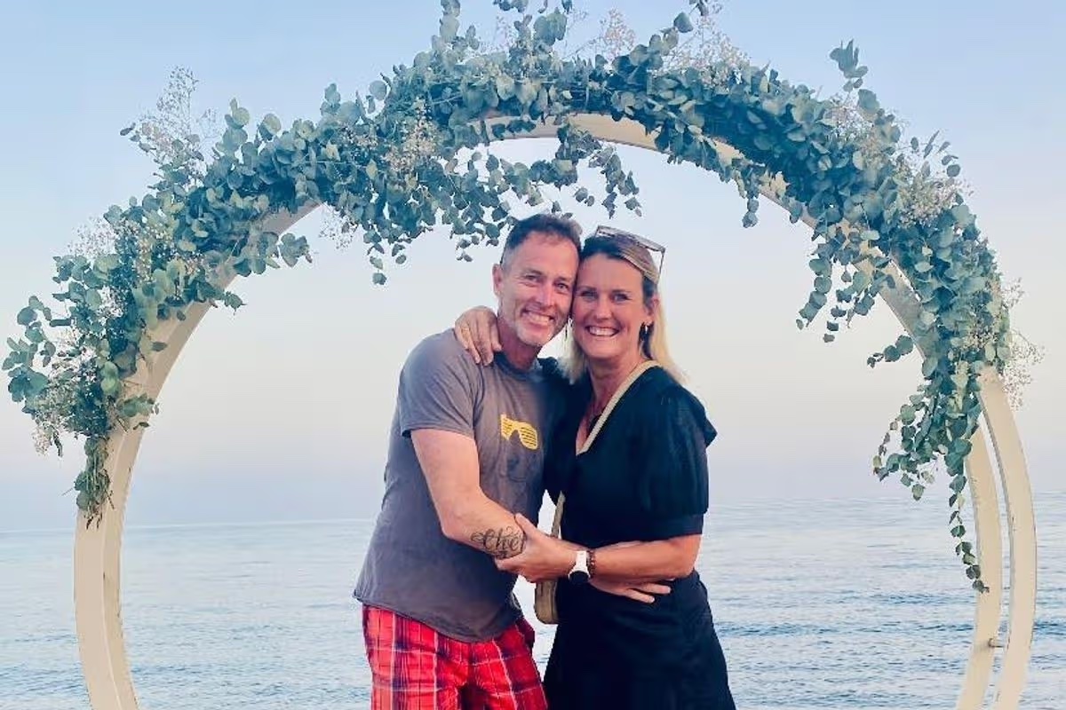 2/3 'Iran Is Executing Prisoners En Masse, I Fear My Jailed Parents Could Be Next'
hostageaid.org/iran-is-execut…
UK - The Mirror
British Lindsay &amp; Craig Foreman have been detained in Iran for a year on bogus spying charges, &amp; their family are frantic as the regime violently puts down