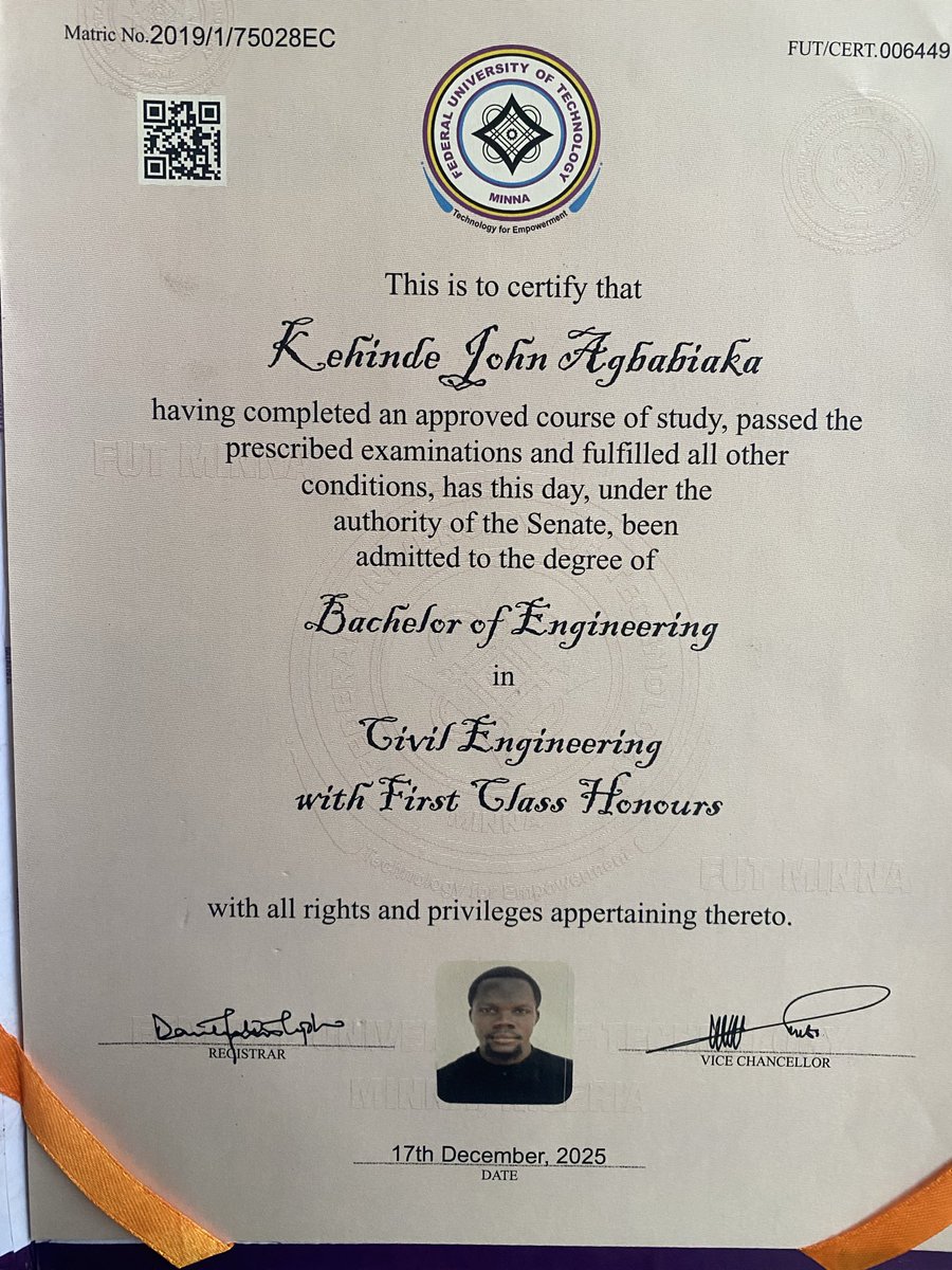 mokehindezhjorn's tweet photo. 2015-2019: Years of waiting for admission & a 5-year syllabus.
2026: more than 6 years later, through COVID & strikes, I’m finally a Graduate.
All glory to God, my parents and my circle
Graduated amongst the top 3 in the dept #BEng #convocation #firstclass #Graduation #GRAMMYs https://t.co/oEFgDdPi8F