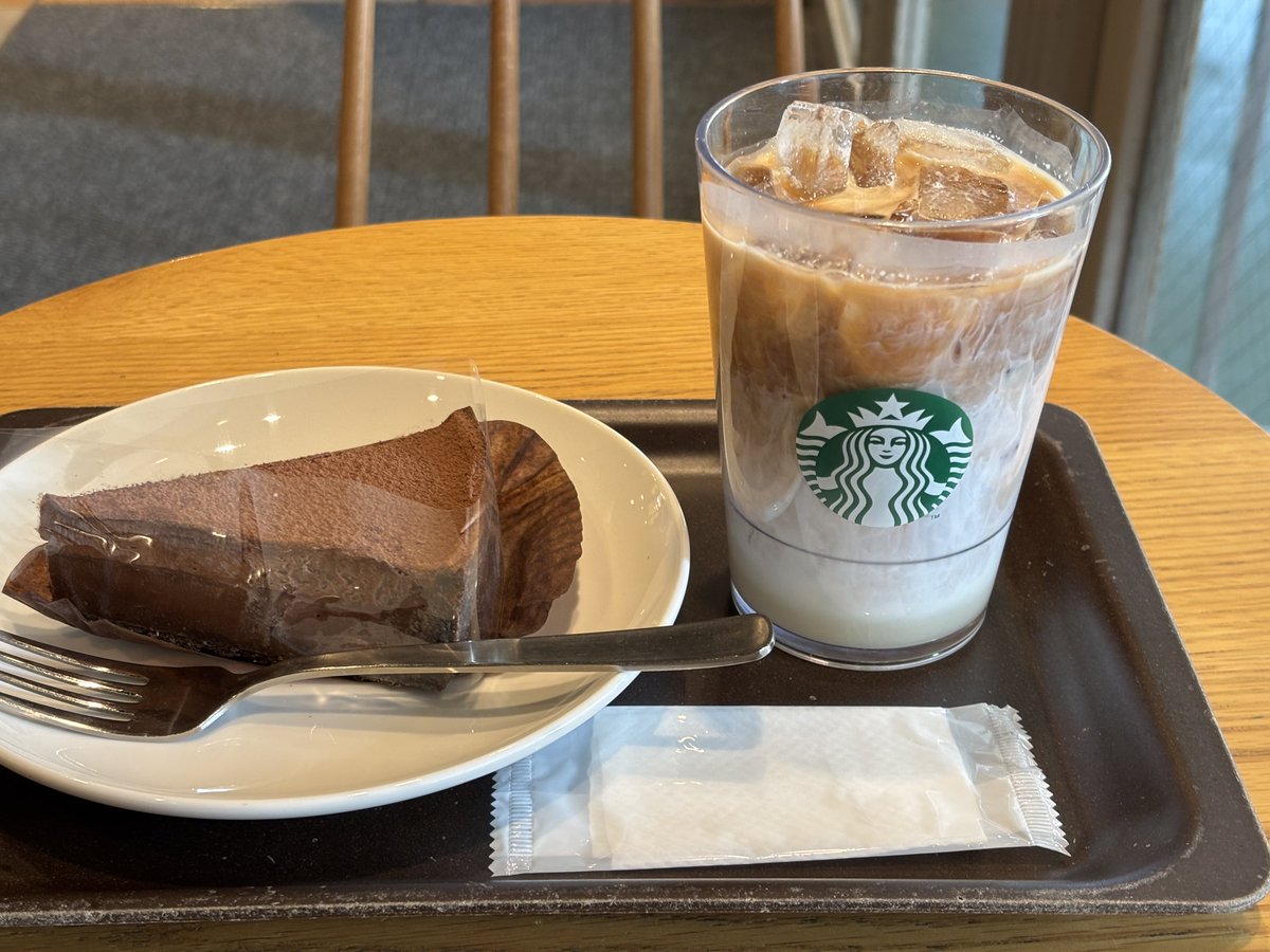 mwsu0323's tweet photo. 12いいね👍
1000インプ✨
1ブクマ📔

写真はスターバックスのアールグレイ&amp;クリーミーティーラテとチョコレートタルト https://t.co/Kt5an3QwCN
