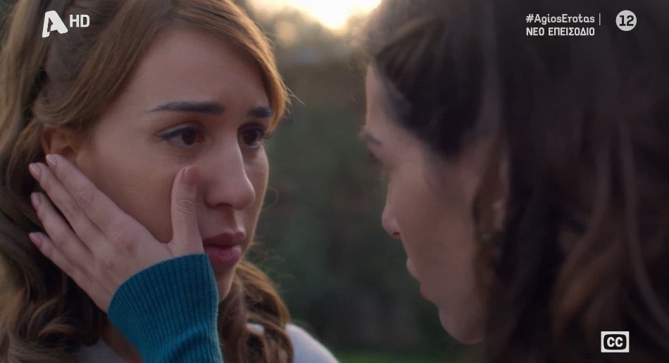 Στην εικόνα αυτή δεν υπάρχει κραυγή υπάρχει βάρος
Ένα άγγιγμα στο μάγουλο που λέει ηρέμησε 
κι ένα βλέμμα που σπάει γιατί της ζητανε να αρνηθεί την καρδιά της
Της μίλησαν για γαμπρό,για καθηκον ,για  «πρέπει».
Κι εκείνη τώρα στέκεται απέναντι στον έρωτά της 
#elenianna