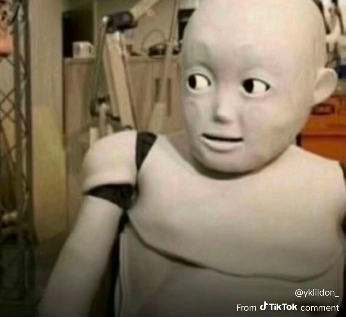 so jennifer hudson’s mom, brother &amp; nephew were all killed the same day and donald trump got her private security &amp; an entire floor at trump tower international? 

explains why she didn’t think that nicki joke was funny.