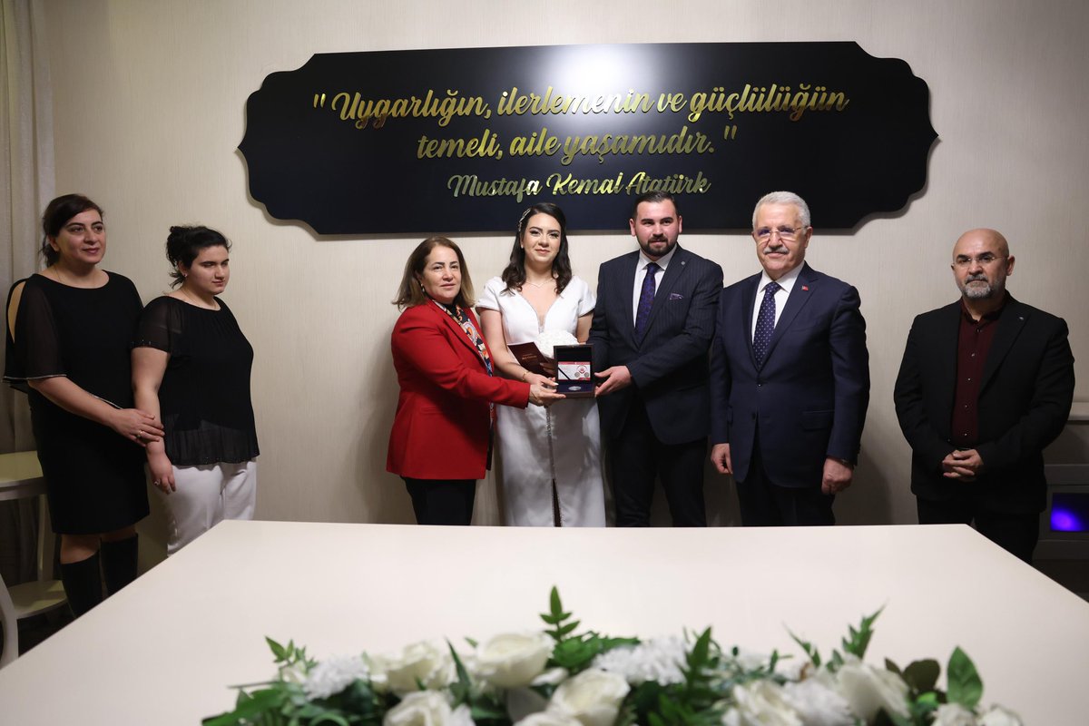 alperyldrm36's tweet photo. Nikah Merasimimizde bizleri yalnız bırakmayan Aile Sosyal Politikalar Bakan Yardımcımız Sayın Sevim Sayım Madak’a, Kıymetli Büyüğüm 65. Dönem Ulaştırma, Denizcilik ve Haberleşme Bakanımız Sayın Ahmet Arslan’a, Selim Belediye Başkanımız Çoşkun Altun’a,  Kars İl Emniyet Müdür Yardımcımız Ufuk Özben’e aynı zamanda nikahımızı bizzat kıyan Mamak Belediye Başkanımız Veli Gündüz Şahin başkanıma ve birbirinden değerli misafirlerimize teşekkür ediyorum.