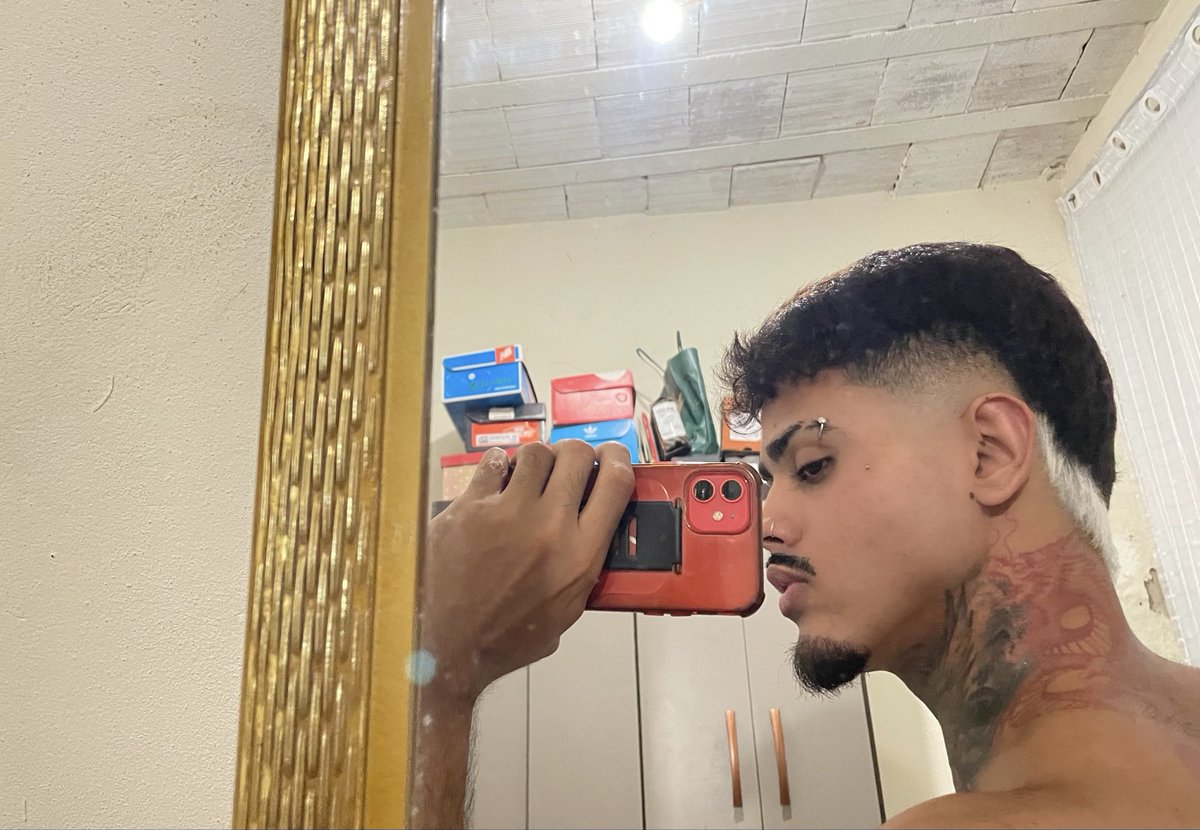 alisson🦒 tweet media