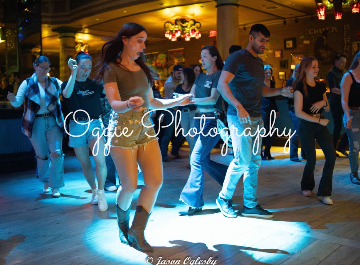 raveasaurus_rex's tweet image. dance last Wednesday 💖🤠🕺
#linedance #linedancer #dance #dancers #friends