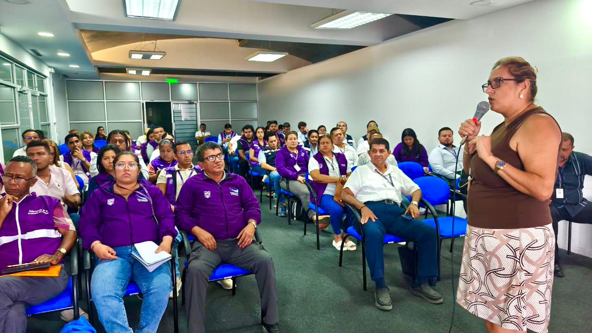 Inició la Escuela Presencial de Formación Ciudadana contra la corrupción, dirigida a comisarios, jefes y tenientes políticos del Guayas.
Fortalecemos la coordinación y capacitación para consolidar instituciones transparentes y al servicio de la ciudadanía.